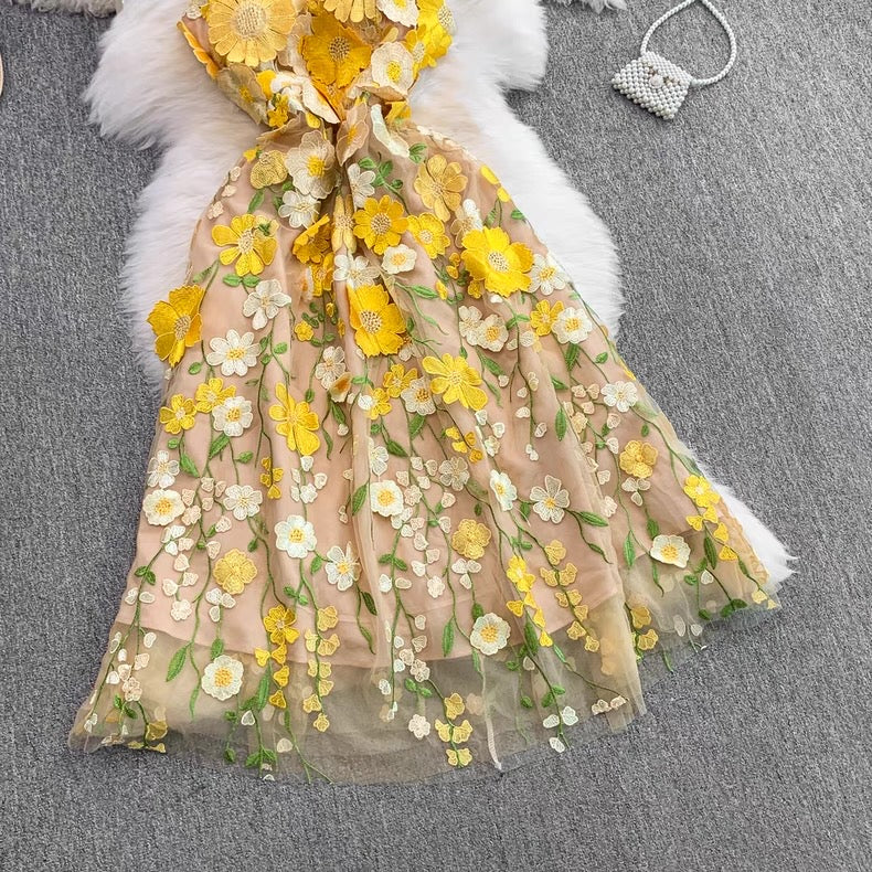 Robe en tulle brodée florale 3D pour femmes Canada | Parcel Theory