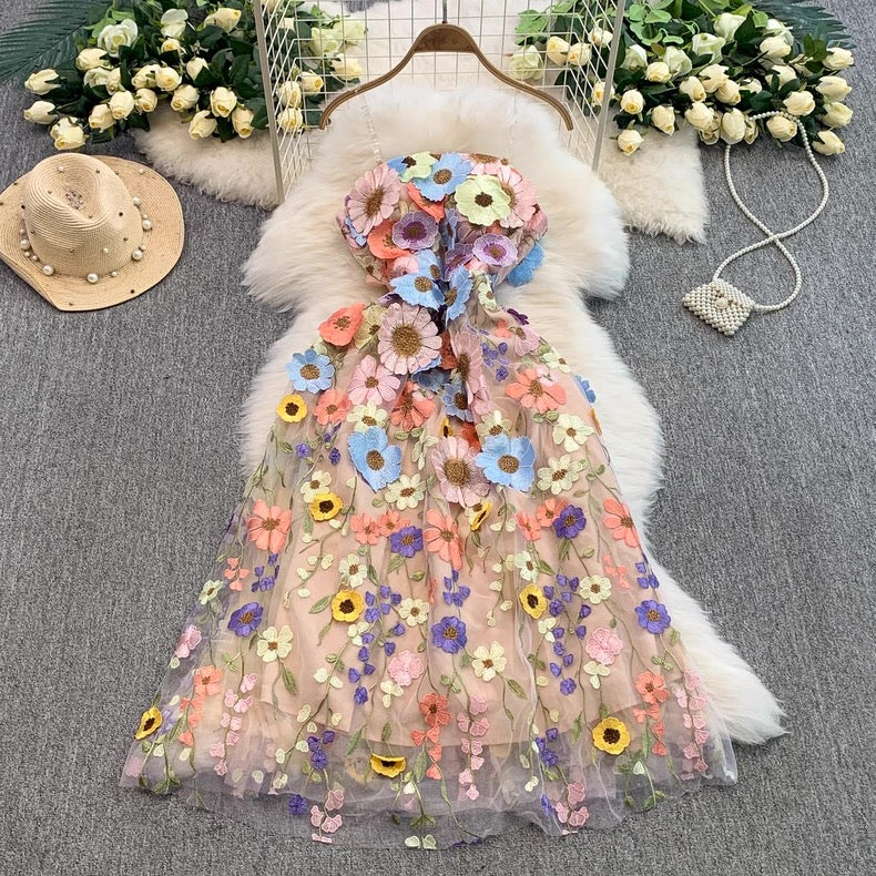 Robe en tulle brodée florale 3D pour femmes Canada | Parcel Theory