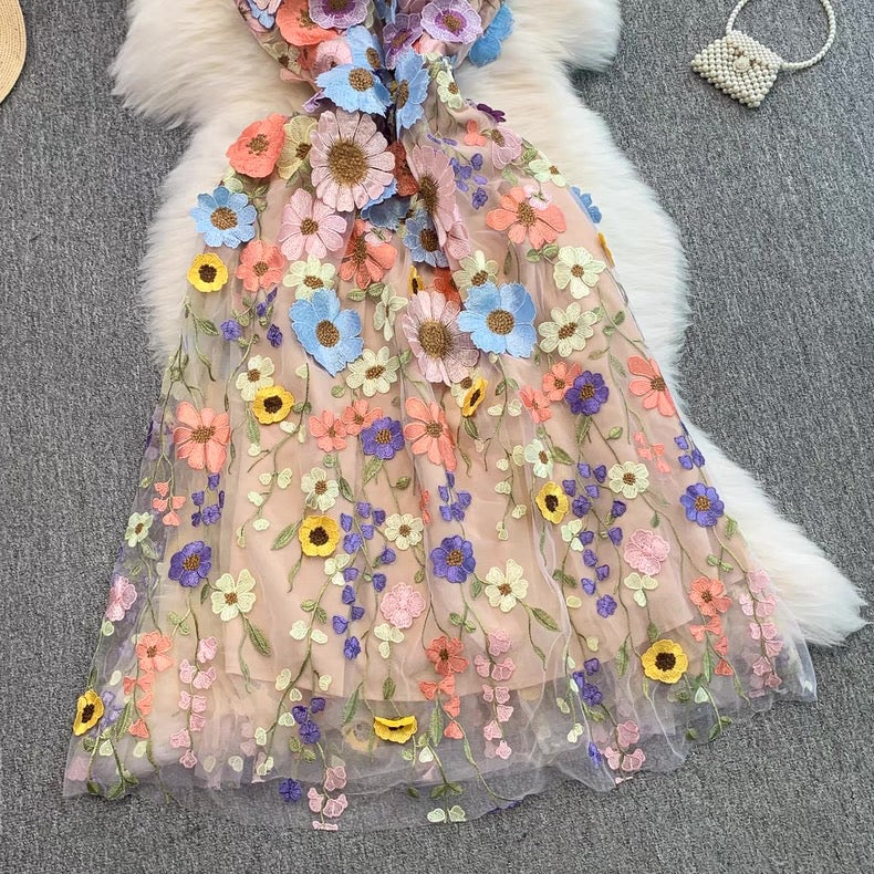 Robe en tulle brodée florale 3D pour femmes Canada | Parcel Theory