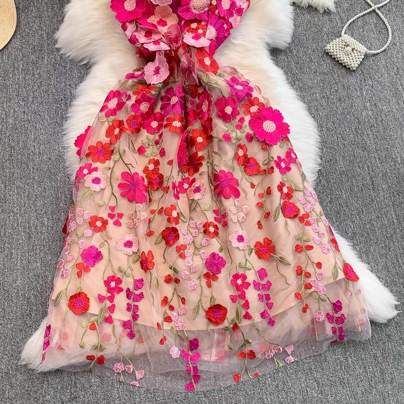 Robe en tulle brodée florale 3D pour femmes Canada | Parcel Theory