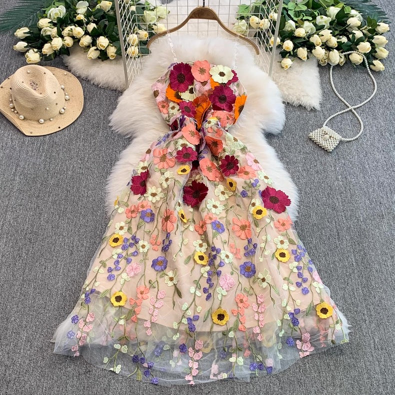 Robe en tulle brodée florale 3D pour femmes Canada | Parcel Theory