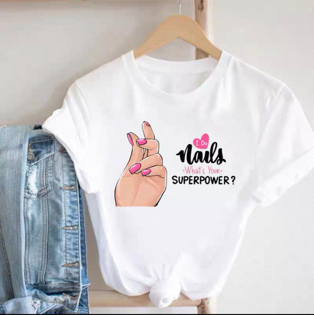 T-shirts graphiques pour femmes Canada | T-shirts imprimés cils et beauté