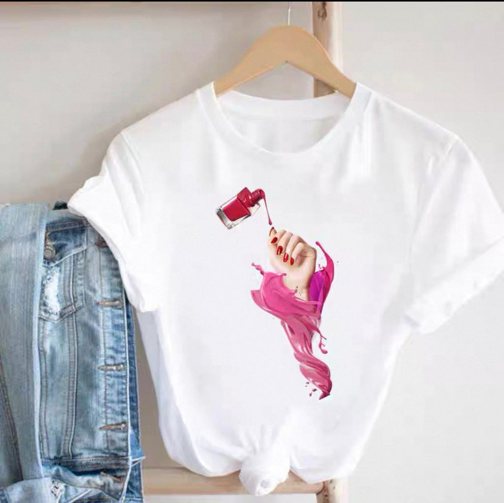 T-shirts graphiques pour femmes Canada | T-shirts imprimés cils et beauté