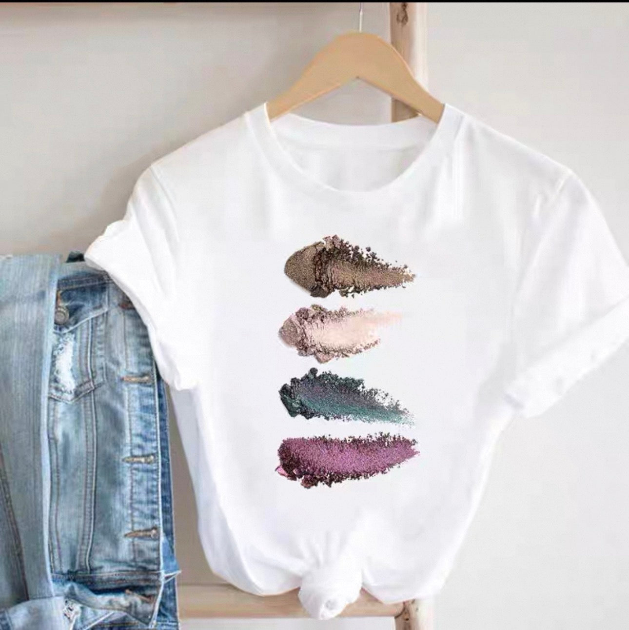 T-shirts graphiques pour femmes Canada | T-shirts imprimés cils et beauté
