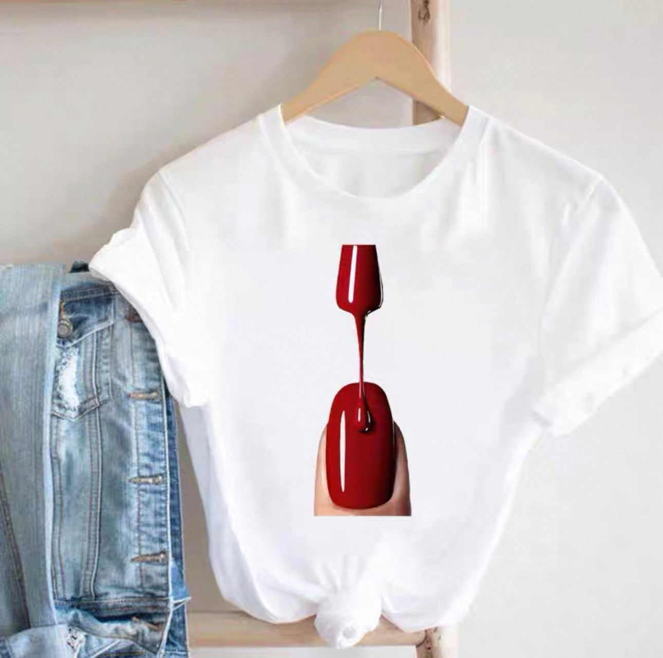 T-shirts graphiques pour femmes Canada | T-shirts imprimés cils et beauté