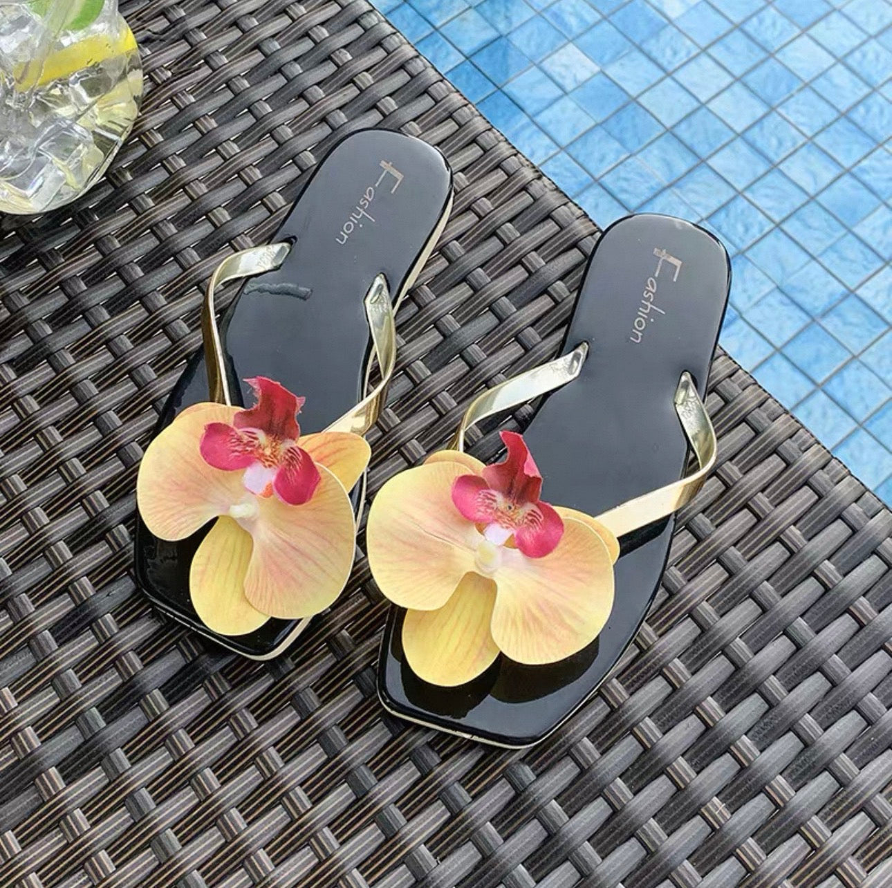 Tongs fleuries pour femmes Canada | Sandales de plage