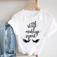 T-shirts graphiques pour femmes Canada | T-shirts imprimés cils et beauté