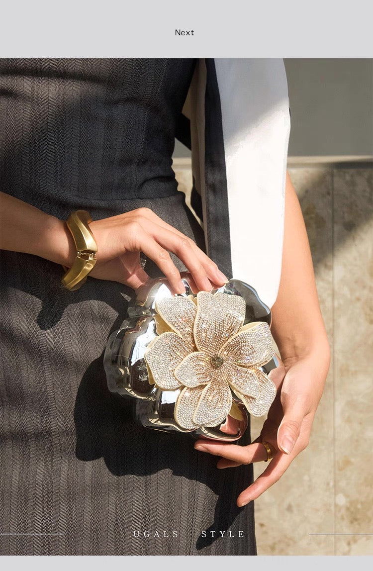 Pochette fleurie ornée de strass Canada | Sac de soirée élégant