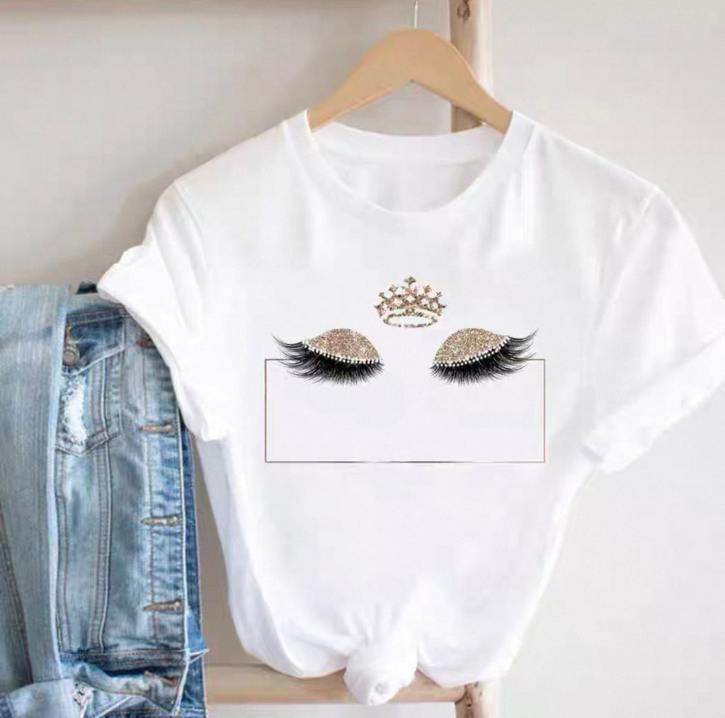 T-shirts graphiques pour femmes Canada | T-shirts imprimés cils et beauté