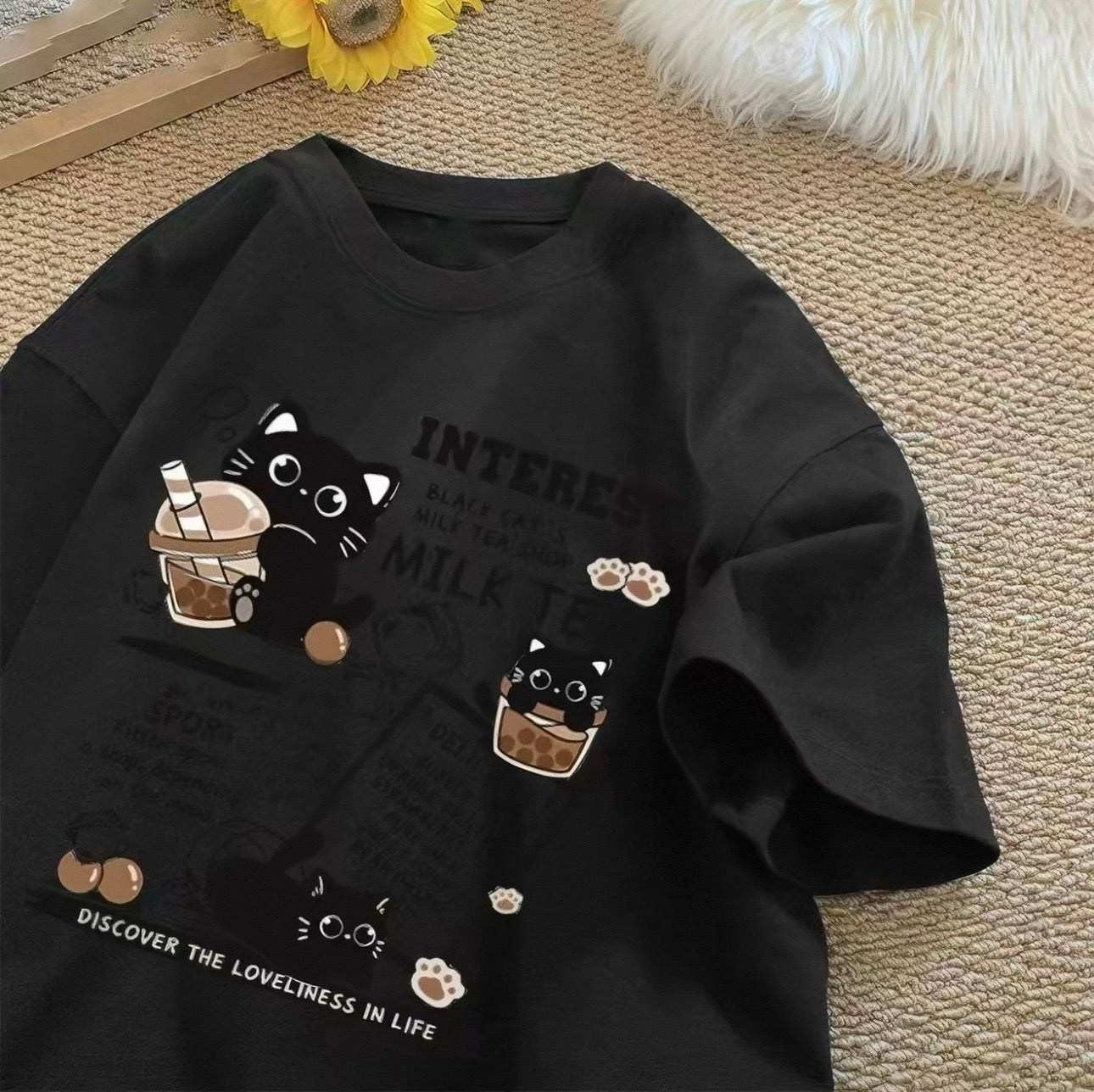 T-shirt graphique Lait Thé pour femme avec adorables chats noirs | Canada