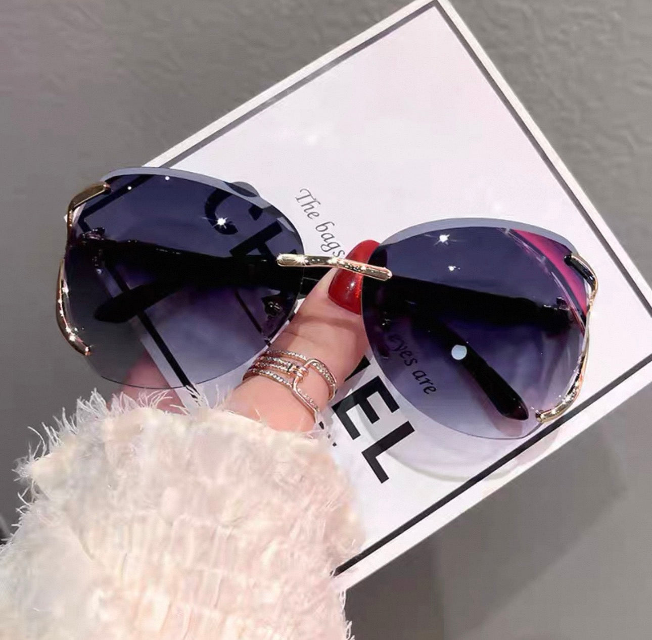 New Style Sunglasses for Women, Sun Protection, UV Protection, High-End Street Style Sunglasses, Slimming, Fashionable and Trendy - black