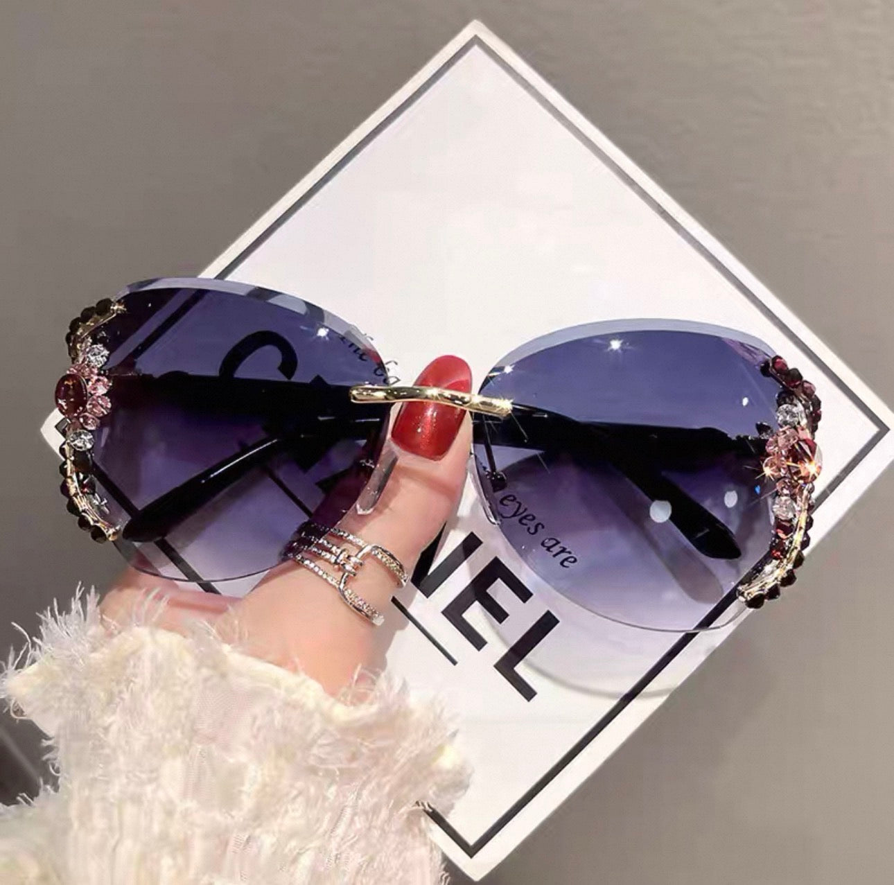 New Style Sunglasses for Women, Sun Protection, UV Protection, High-End Street Style Sunglasses, Slimming, Fashionable and Trendy - black with gems